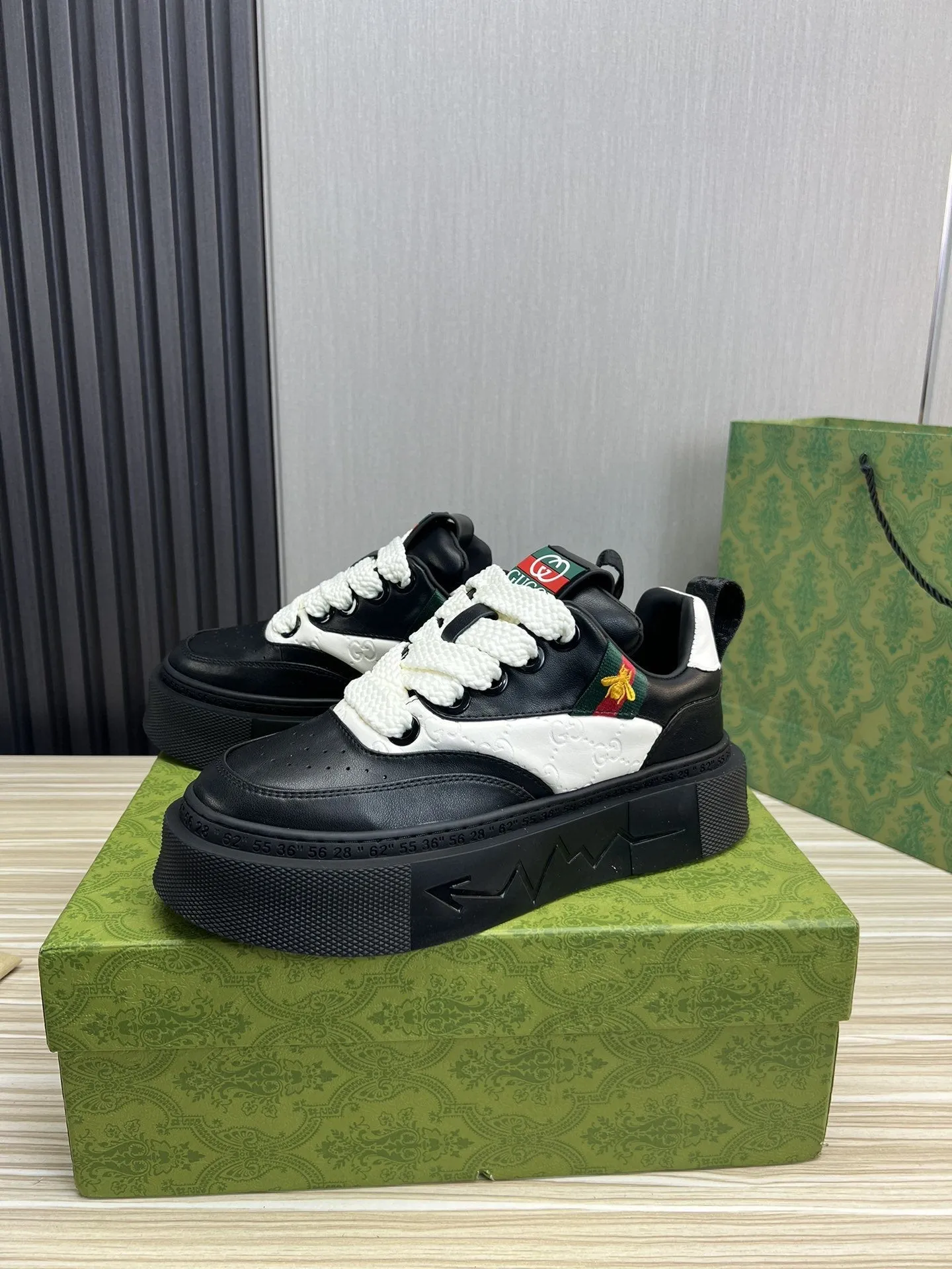 GG SNEAKERS WHITE BLACK