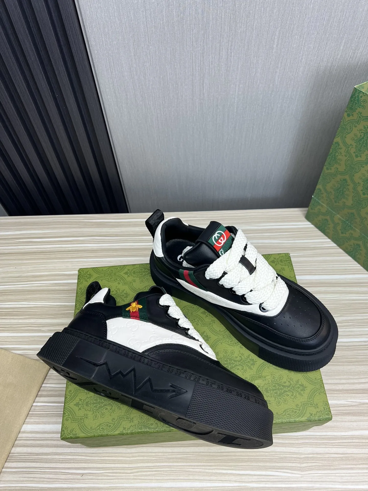 GG SNEAKERS WHITE BLACK