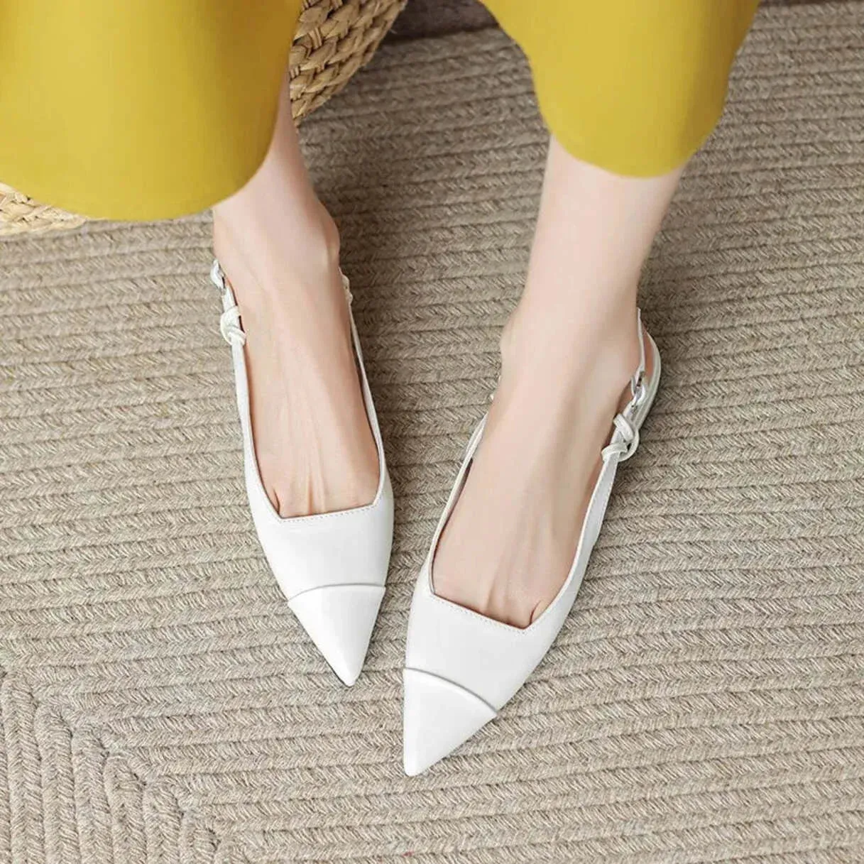 Merendy Samra Pointy Buckle Strap Low-Heel Ladies' Flat Shoes