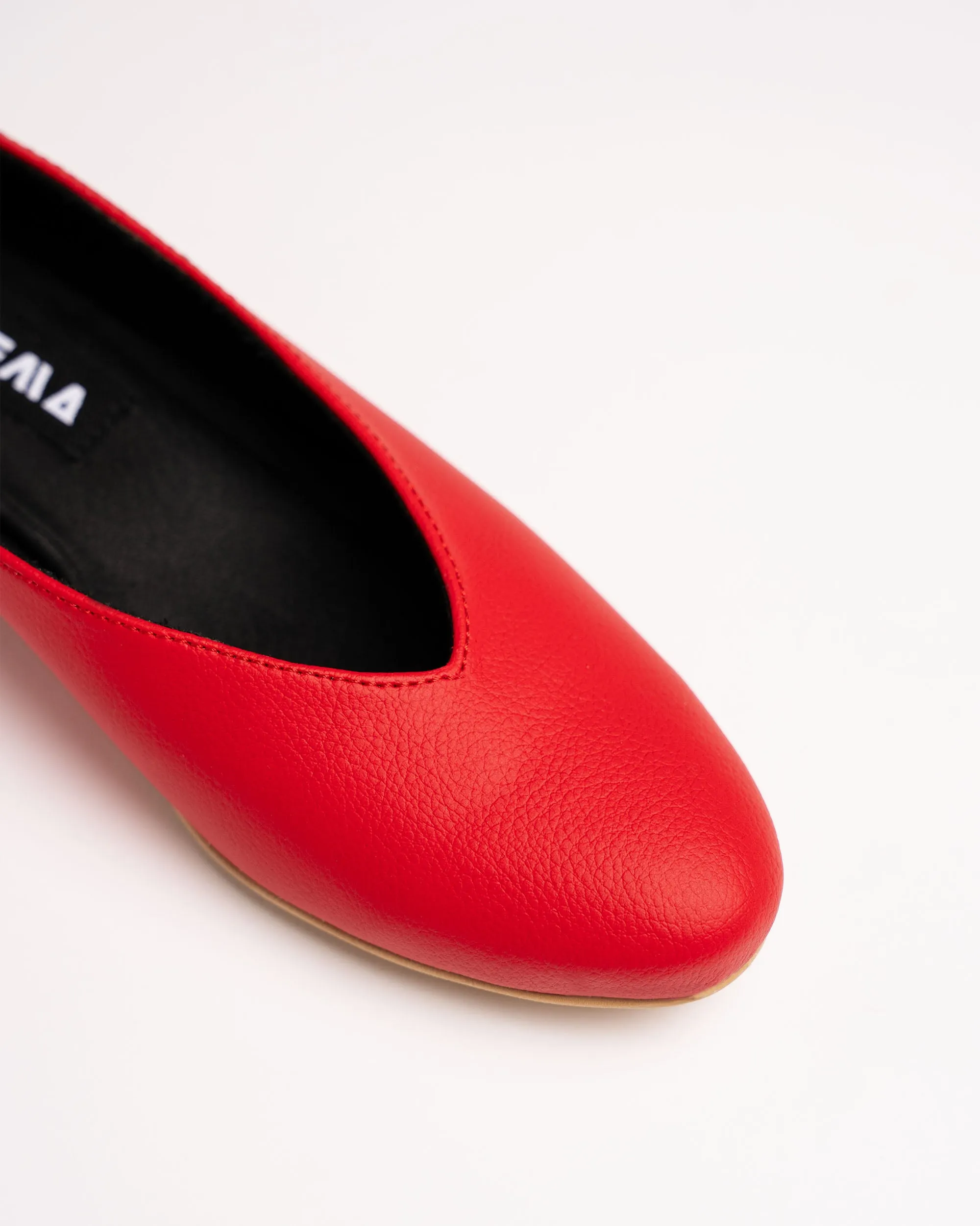 Pumps Red vegan ballerinas made of vegan grape leather Vegea