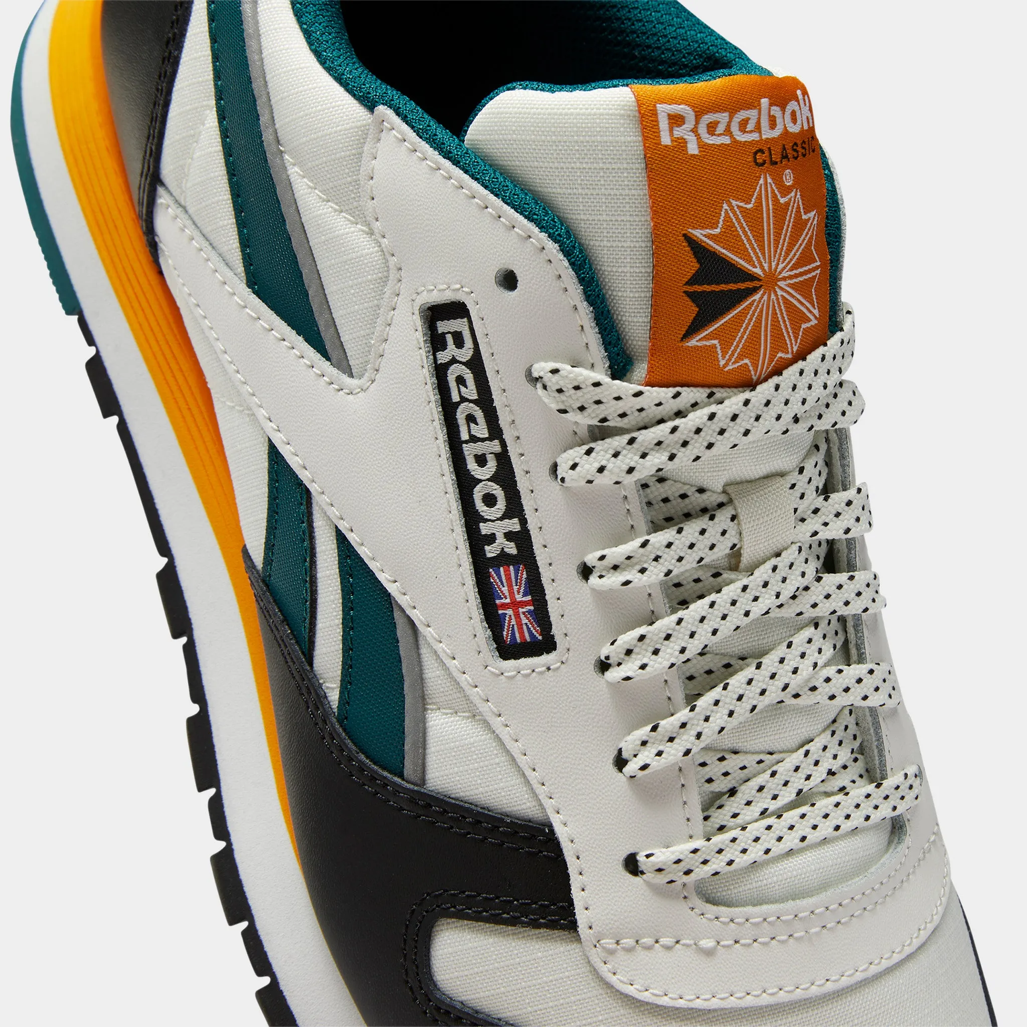 Reebok Classic Leather Chalk / Core Black - Semi Solar Gold